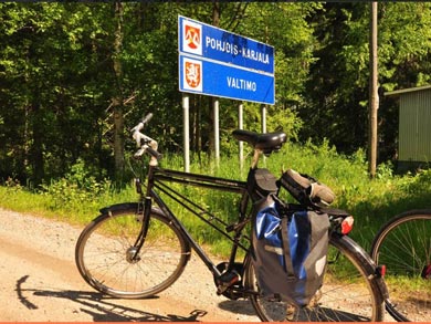 Bikes used are Finnish Helkama Hybrid bikes with 24 gears, ideal for the terrain | Photo: AKA