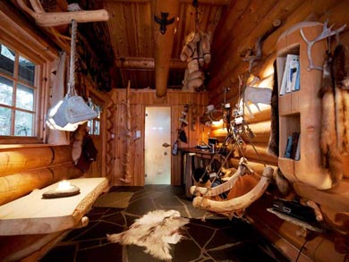 Everything in the cabins at the kennels is handmade from local materials | Photo: EH