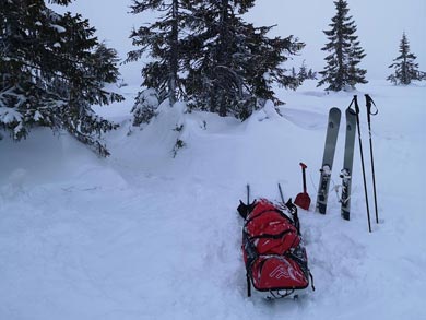 Pulk and ski equipment | Photo: ET