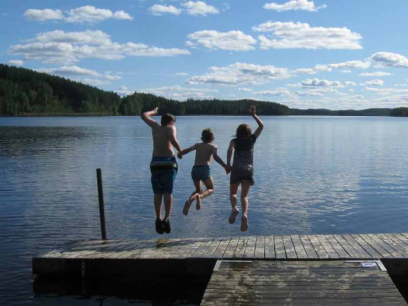Summer log cabin for families in Sweden