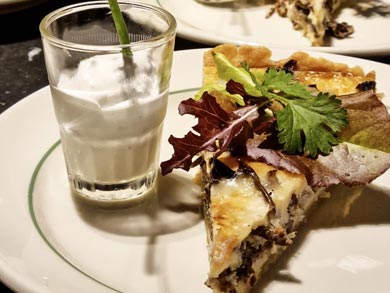 Food is a highlight of the experience and meals have a focus on local produce and homemade cuisine | Photo: A. Säterberg