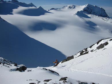 Alpine Ski Touring in Lyngen | Photo: LOC