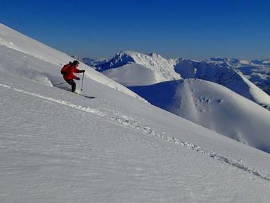 Alpine Ski Touring in Lyngen | Photo: LOC
