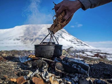 Experience Dog Sledding and Winter Camping in Finnmark | Photo: PIR