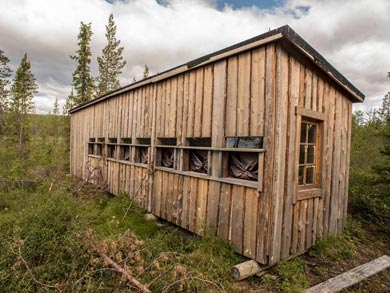 The wildlife hide, where you will spend an evening keeping watch! | Photo: RM