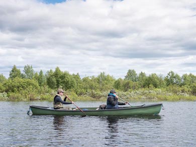 Canoeing on the river is a great way to experience the landscape from a different perspective | Photo: RM