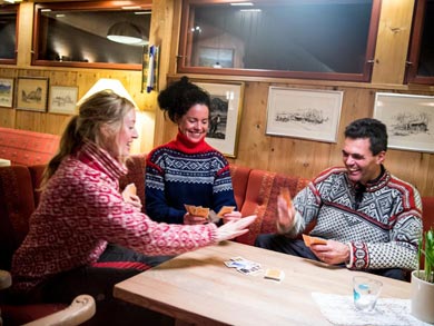 The mountain lodges are cosy and welcoming | Photo: SS