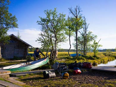 Discover Wilderness Canoeing in Rogen | Photo: Henry Andrew