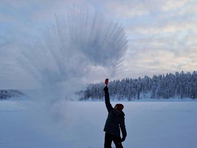 Enjoying the powdery snow | Photo: UT