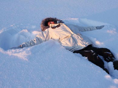 Make snow angels | Photo: UT