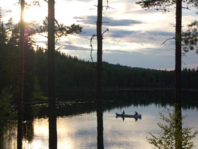 Canoe Tours on Rottnan | Photo: Laura Stacey