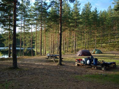 Canoe Tours on Rottnan | Photo: Laura Stacey