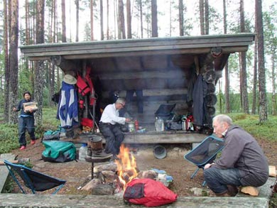 Using one of the wind shelters along the route | Photo: Mark Dixon