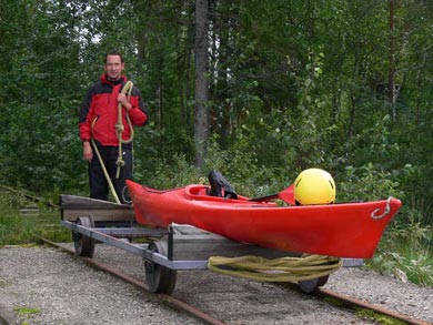 Using single kayak for the tour | Photo: WP